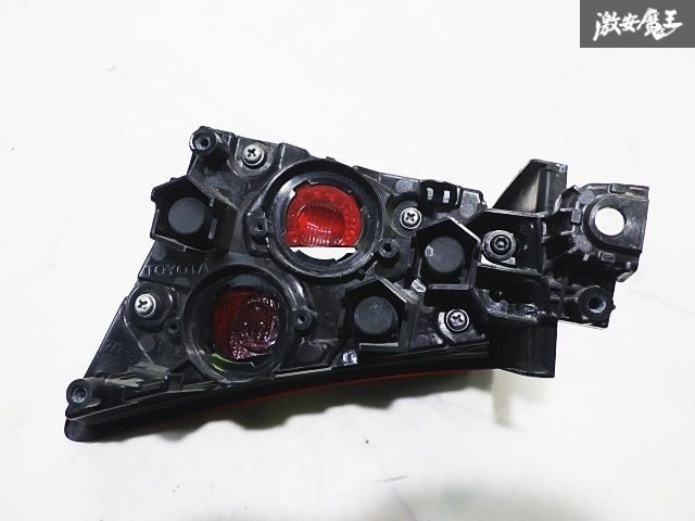 プリウス ZVW50 後期 純正テールライト 右 ICHIKOH47-112/47-113 （91A