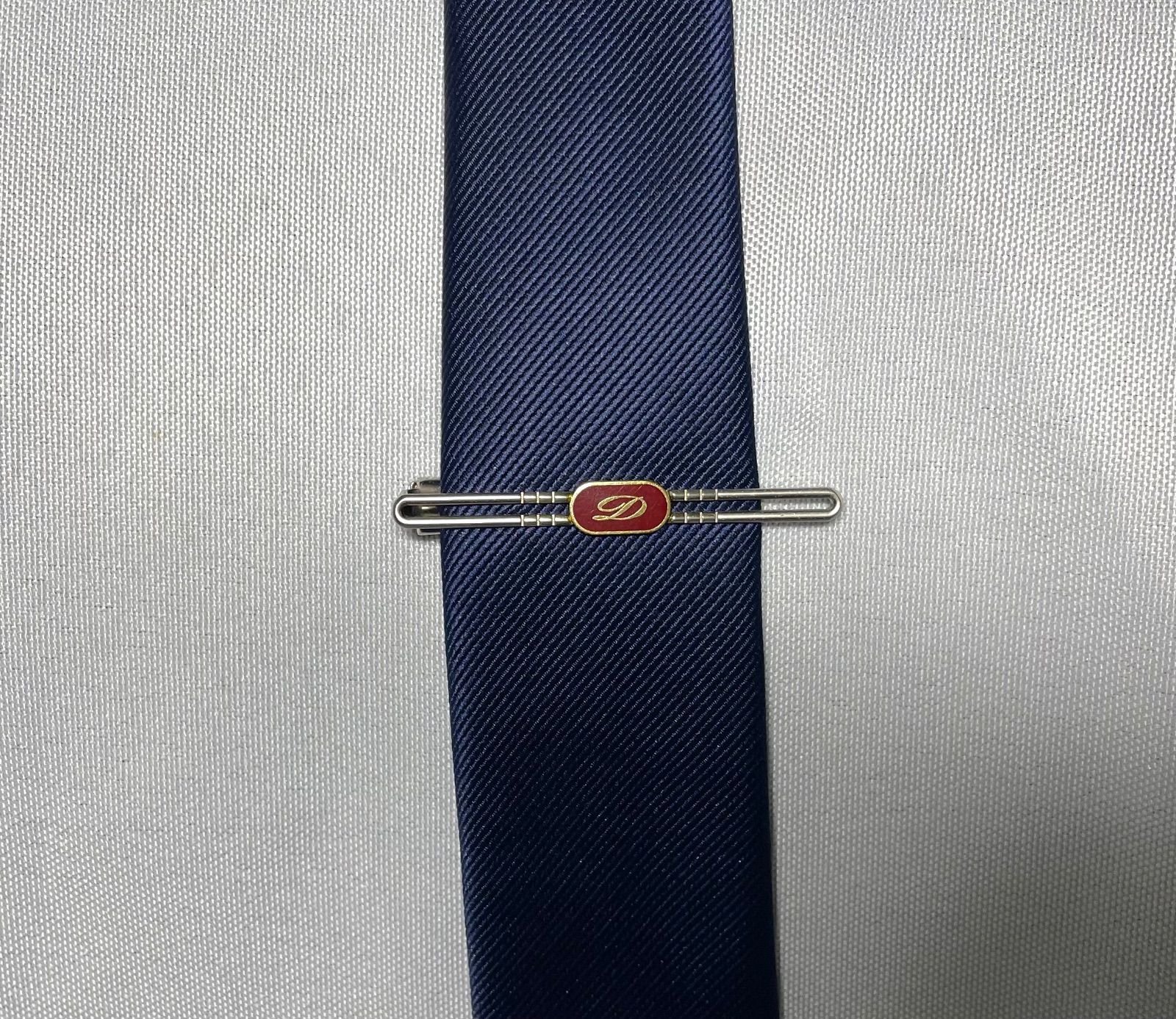 デュポン Dロゴ くり抜きデザイン レッド&ゴールド&シルバー ネクタイピン S.T.Dupont デュポン Dロゴ くり抜きデザイン レッド&ゴールド