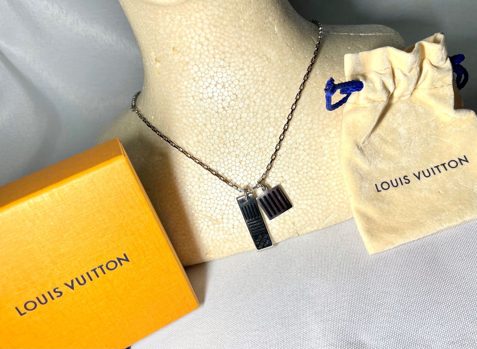 LOUIS VUITTON ルイヴィトン LV コリエ ダミエカラーズ ロゴペンダント