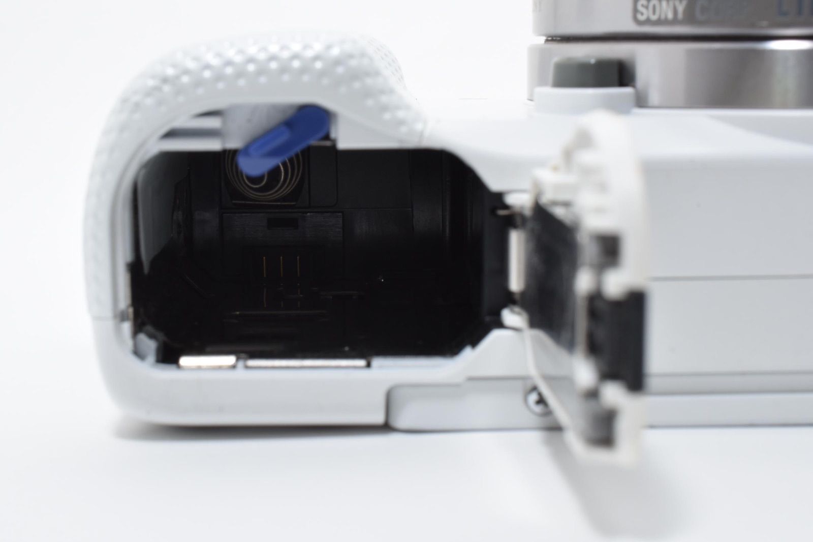 美品】ソニー SONY a5000 デジカメ ホワイト ショット7596回 - メルカリ