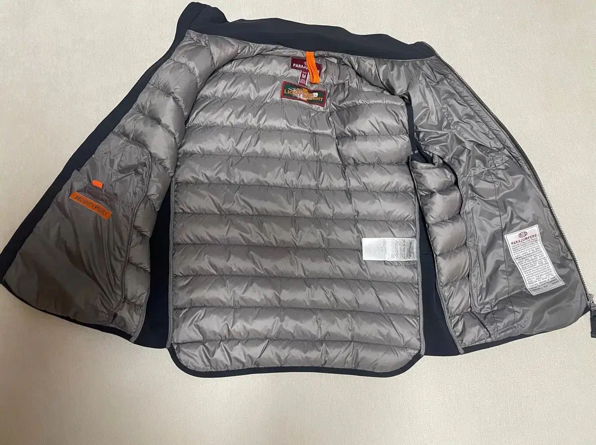 PARAJUMPERS ダウンベスト - メルカリ