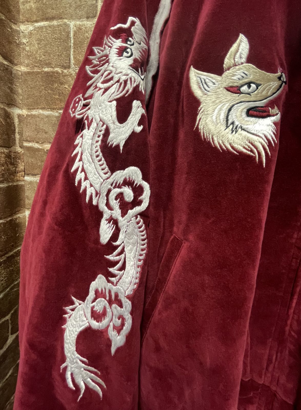 el conductorH VELVETEEN FOX EMBROIDERED SOURVENIR JKT MAROON
