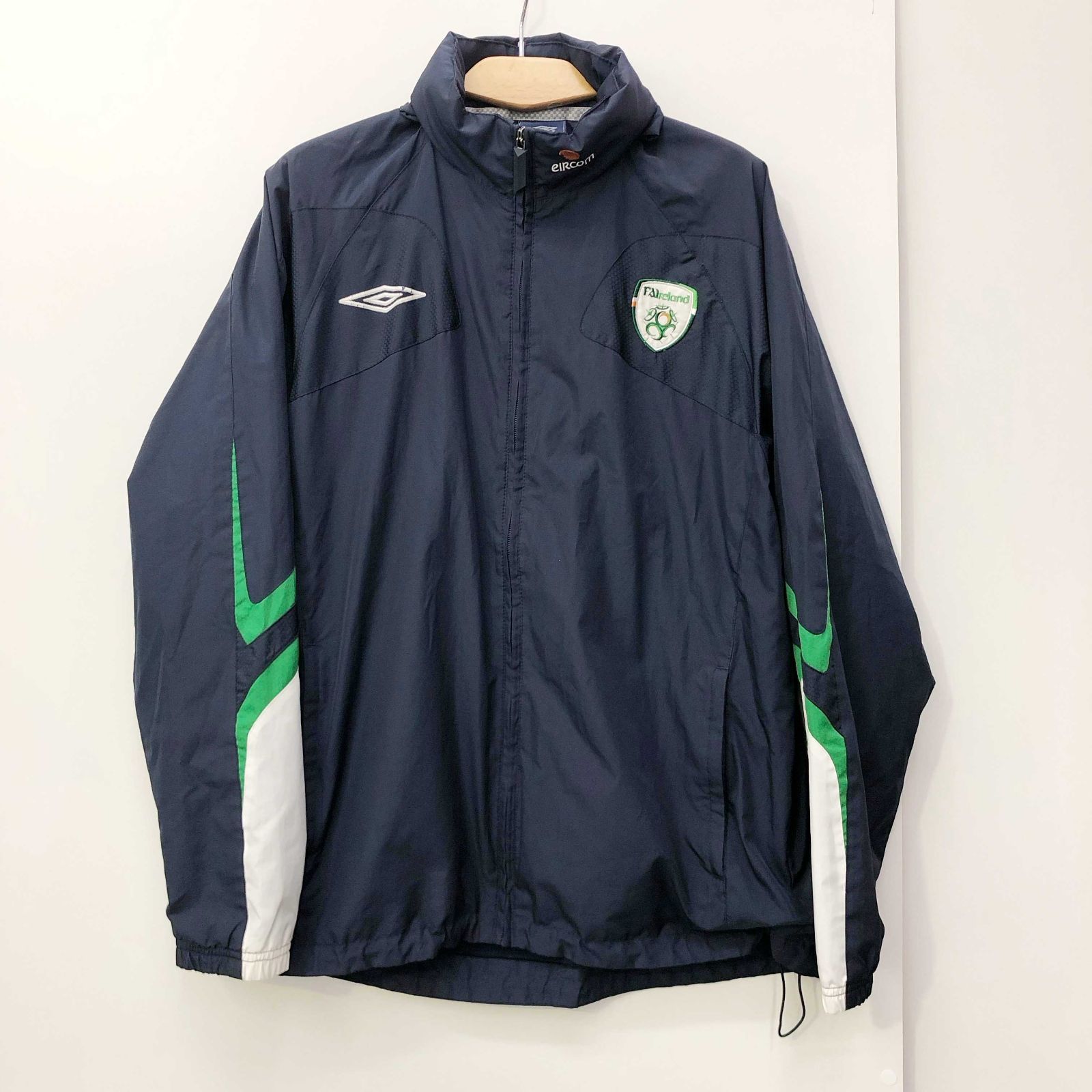 UMBRO アイルランド代表 ジャケット M程度 短丈 UMBRO アイルランド代表 ジャケット M程度 短丈 - メルカリ