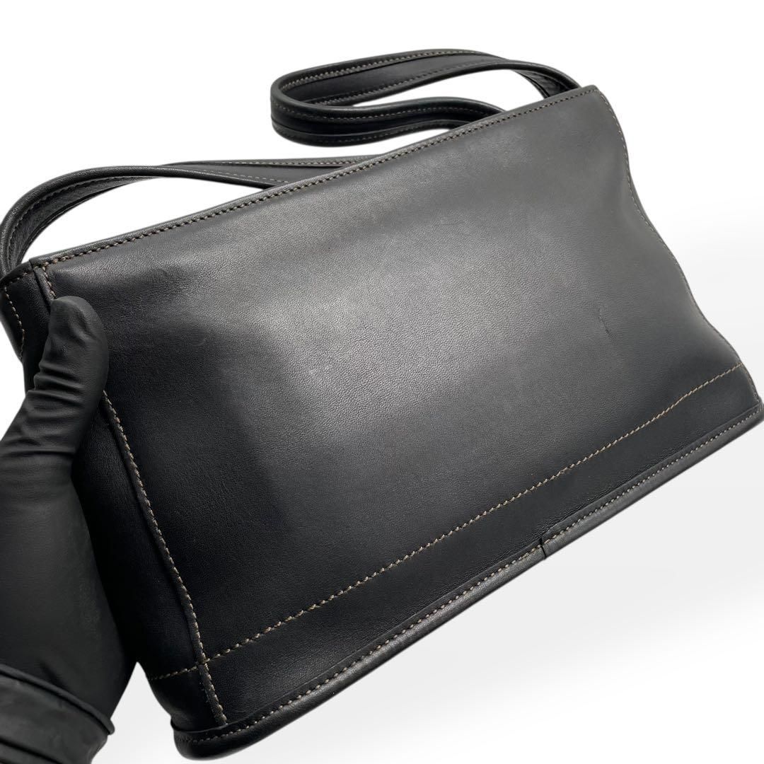 コーチ レザー ショルダーバッグブラック極美品　最終お値下げ‼️ 極美品✨️コーチ ショルダーバッグ 肩がけ レザー シボ革 ターン