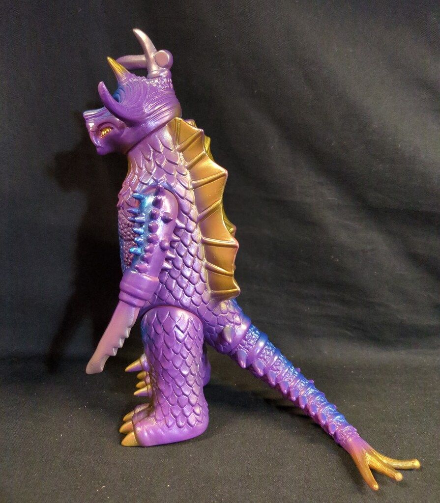 ブルマァクの怪獣シリーズ キーラ復刻版ブラウン 肌色成型 茶/金/メタ紫 ブルマァクの怪獣シリーズ キーラ復刻版ブラウン 肌色成型 茶/金/メタ