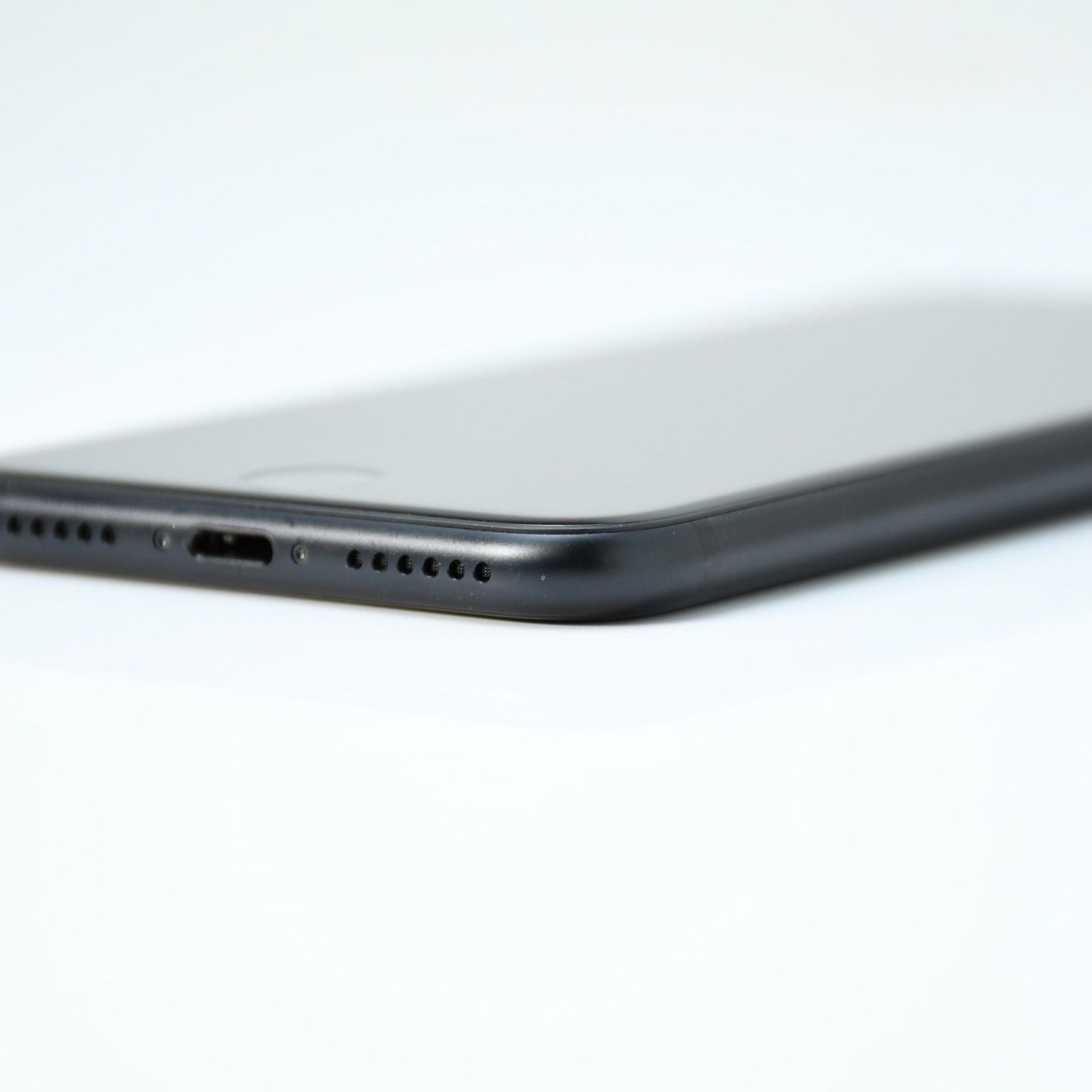 iPhoneSE 第二世代 ブラック SIMフリー バッテリー86% 美品＊純正バッテリー最大容量 86％】SIMフリー iPhone SE 第2世代