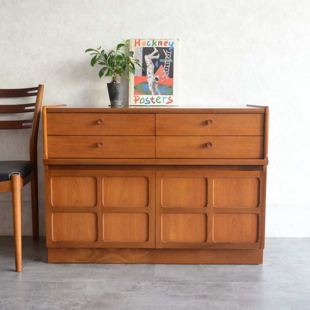 Nathan ヴィンテージ チーク AVボード レコードキャビネット テレビ台 Nathan ヴィンテージ チーク AVボード レコードキャビネット テレビ台