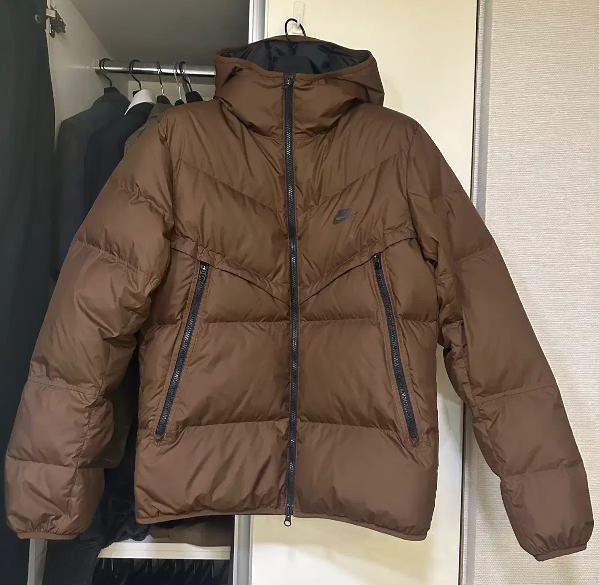 ナイキ Storm フィット ウィンドランナー ブラウン