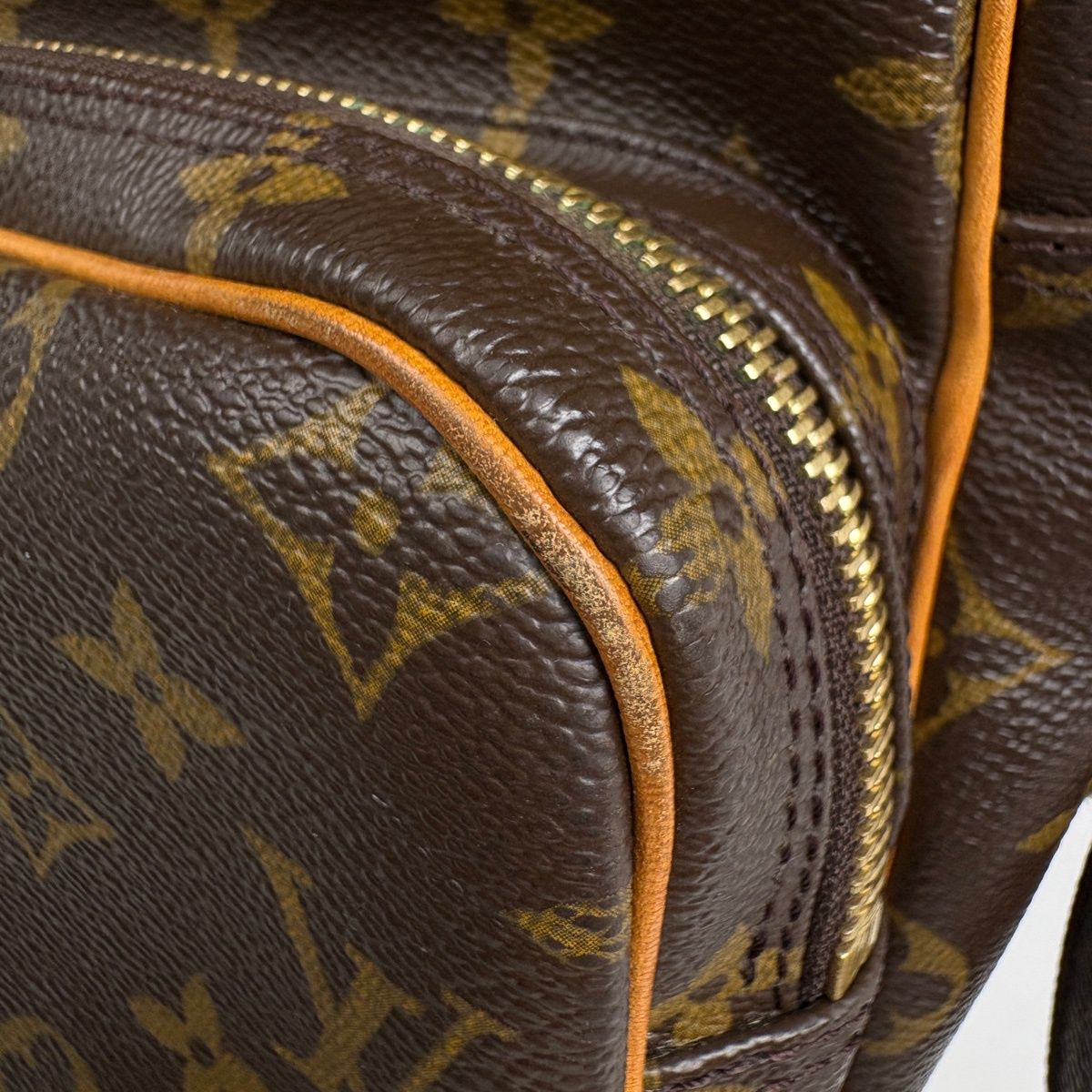 ルイヴィトン ナイル モノグラム ショルダーバッグ 大容量 斜め掛け ブラウン 未使用品 LOUIS VUITTON ルイ ヴィトン ナイル ショルダーバッグ