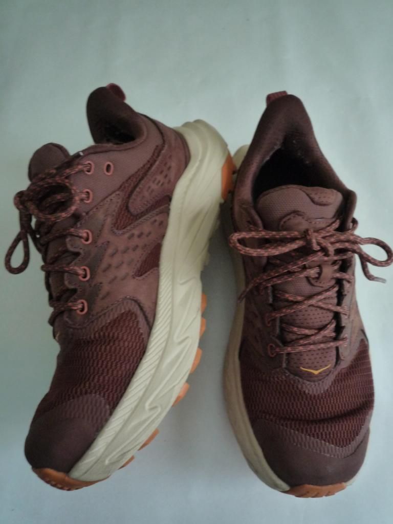 ホカ メガグリップスニーカー ゴアテックス素材使用 24 5 cm かかと厚さ4 ライトブラウン系