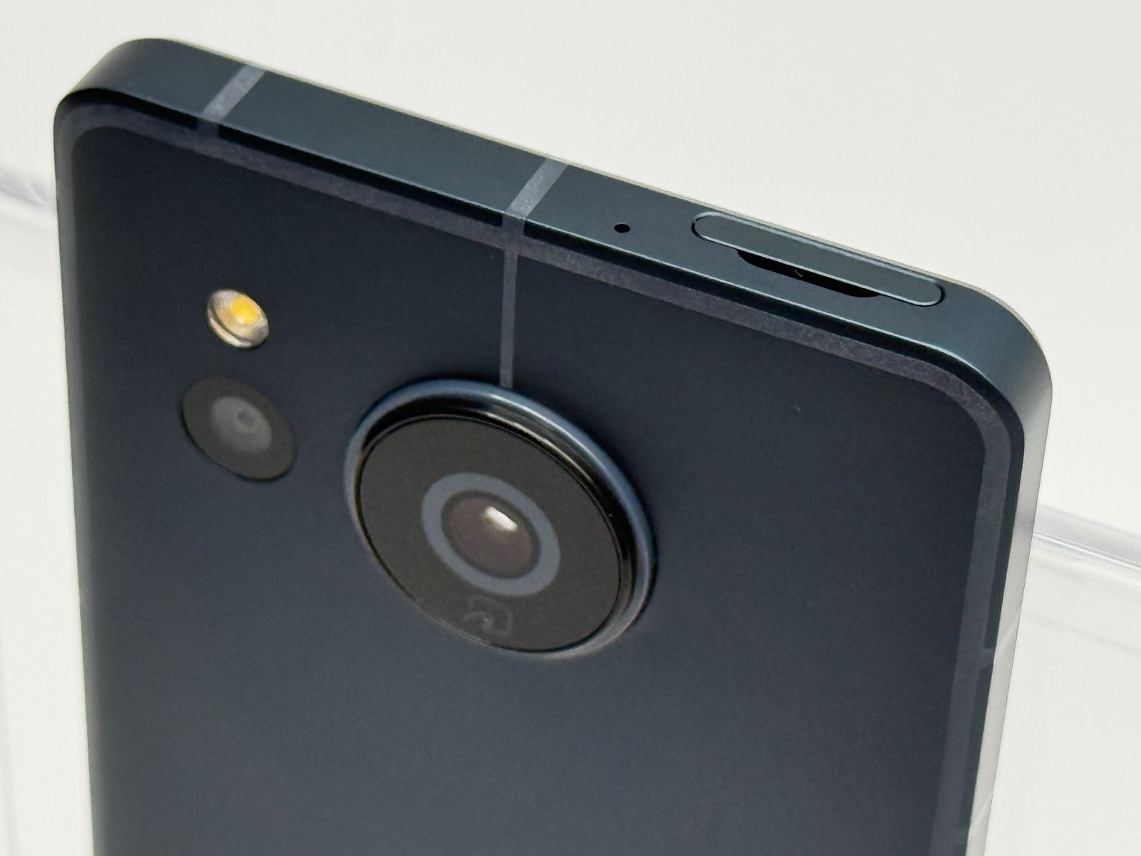 中古B】AQUOS sense8 SH-54D バッテリー【80%以上】 ブルー SIMフリー