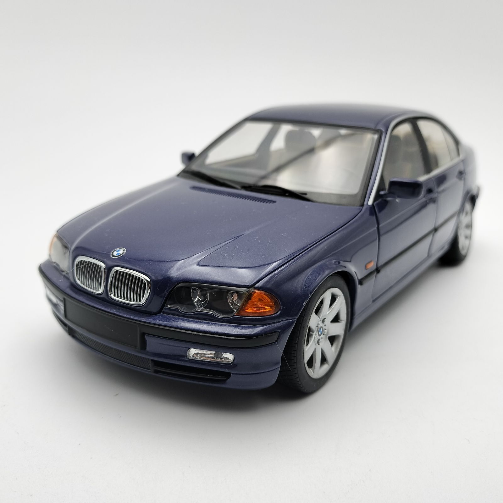 UT Models】1999 BMW 3er Reihe／3-series E46型M3 1/18 ダイキャスト