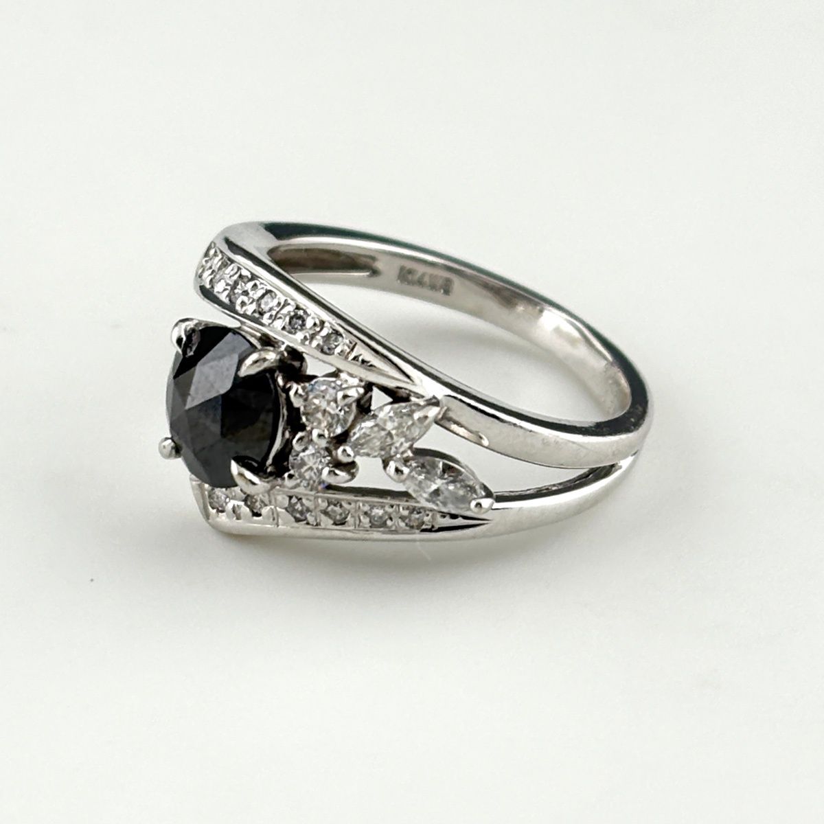 ブラックダイヤモンド デザインリング WG ホワイトゴールド 指輪