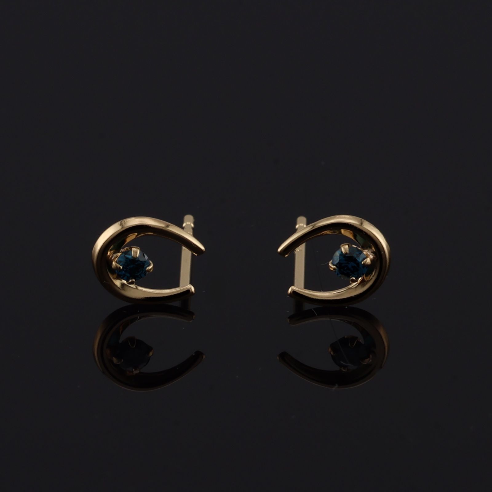 参考定価65,670円！》 K18 ゴールド ブルーダイヤモンド 0.05ct セット 