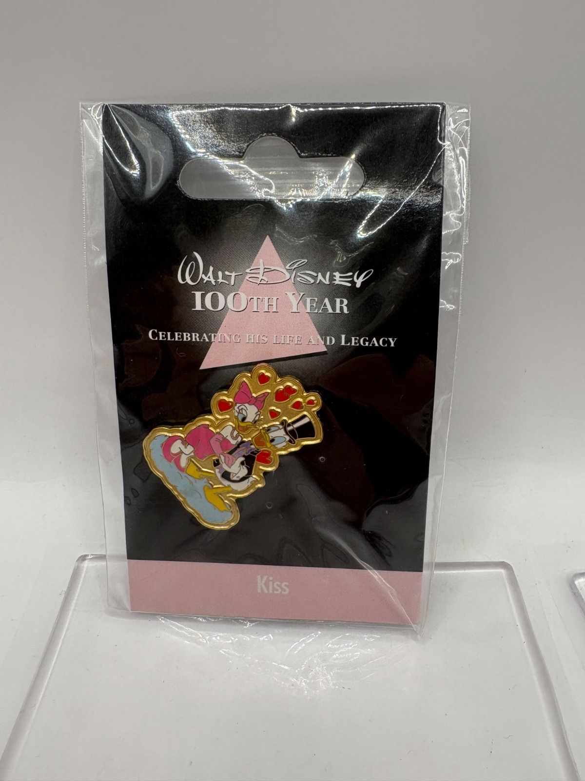 未使用】ディズニー100周年 ピンバッジ 3点セット ドナルド・デイジー