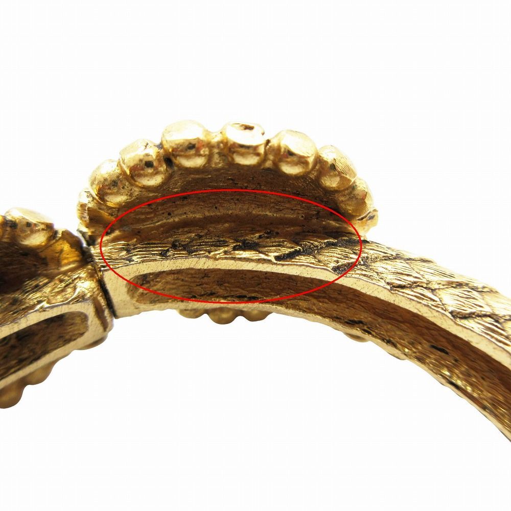 CHANEL ヴィンテージ バングル マトラッセ ゴールド ライオンモチーフ CHANEL ヴィンテージ バングル マトラッセ ゴールド ライオンモチーフ