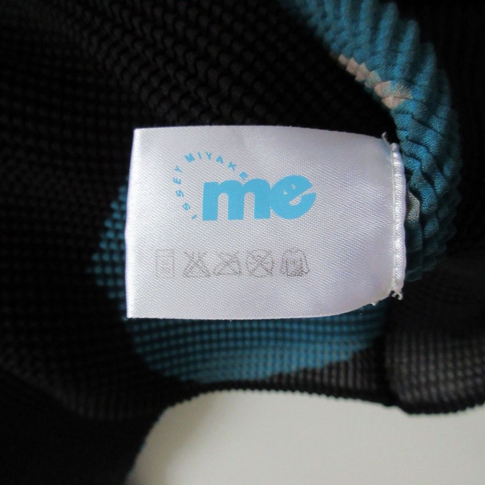 me ISSEY MIYAKE 総柄 プリーツ半袖カットソー ピンク×ネイビー me ISSEY MIYAKE 総柄 プリーツ半袖カットソー ピンク×ネイビー