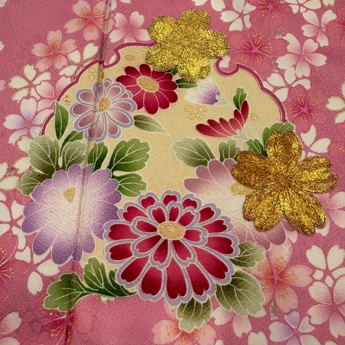 美品】 振袖 身丈165cm 裄丈66cm M 袷 鈴乃屋 雪輪 桜 金糸 ぼかし