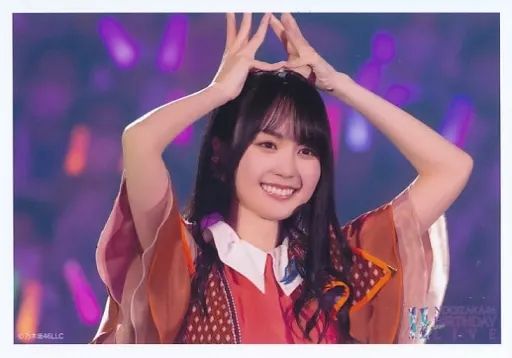 乃木坂46 生写真　賀喜遥香 乃木坂46賀喜遥香、水色ビキニで砂浜に寝そべる初の水着カット - 音楽