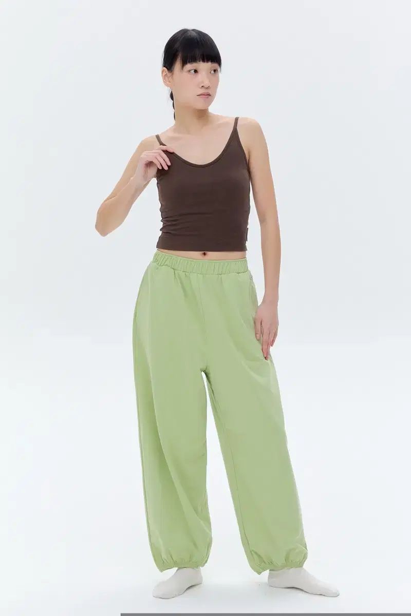 movewarm コントラストパンツ 最新 グリーン カラー