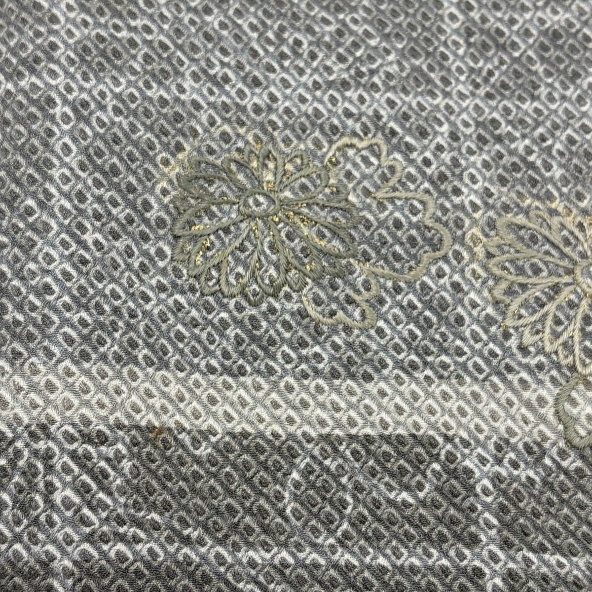 訪問着 身丈154.5cm 裄丈64cm M 袷 菊 格子 刺繍 金彩 灰色 正絹 秀品