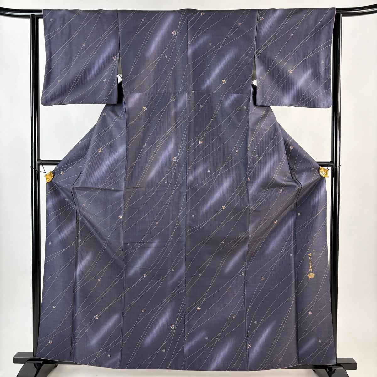 美品 単衣 十代坂東三津五郎 着物“視覚を楽しませ、魅せる格子柄”小紋 R+7 美品】 小紋 身丈162.5cm 裄丈62cm S 袷 坂東三津五郎 落款 独楽 凧