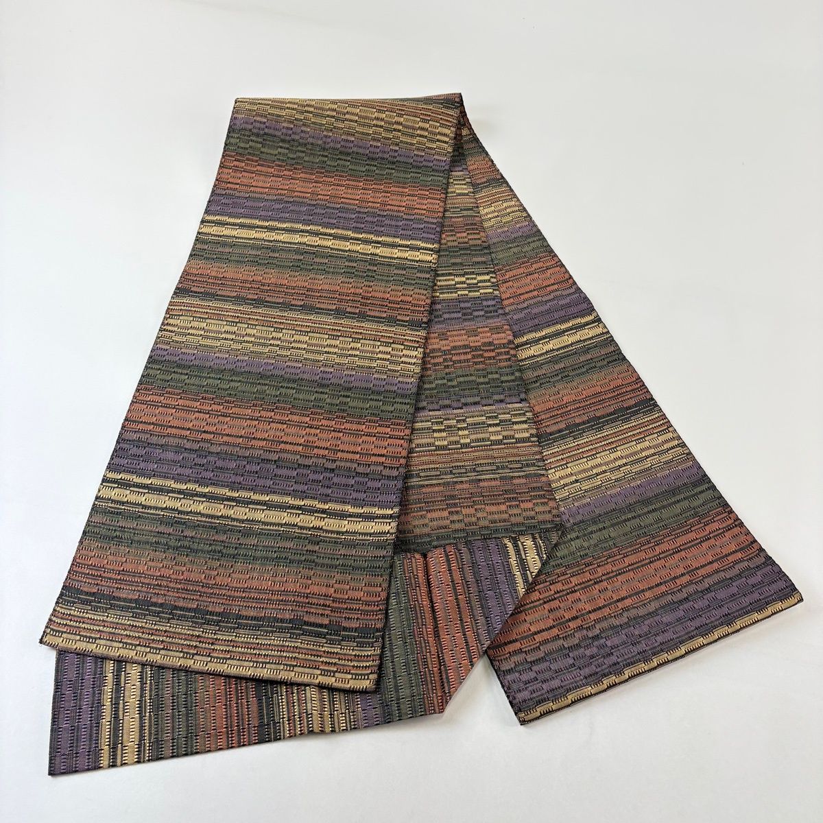 美品】 名古屋帯 秀品 八寸名古屋帯 松葉仕立て 縞 幾何学 金糸 紫