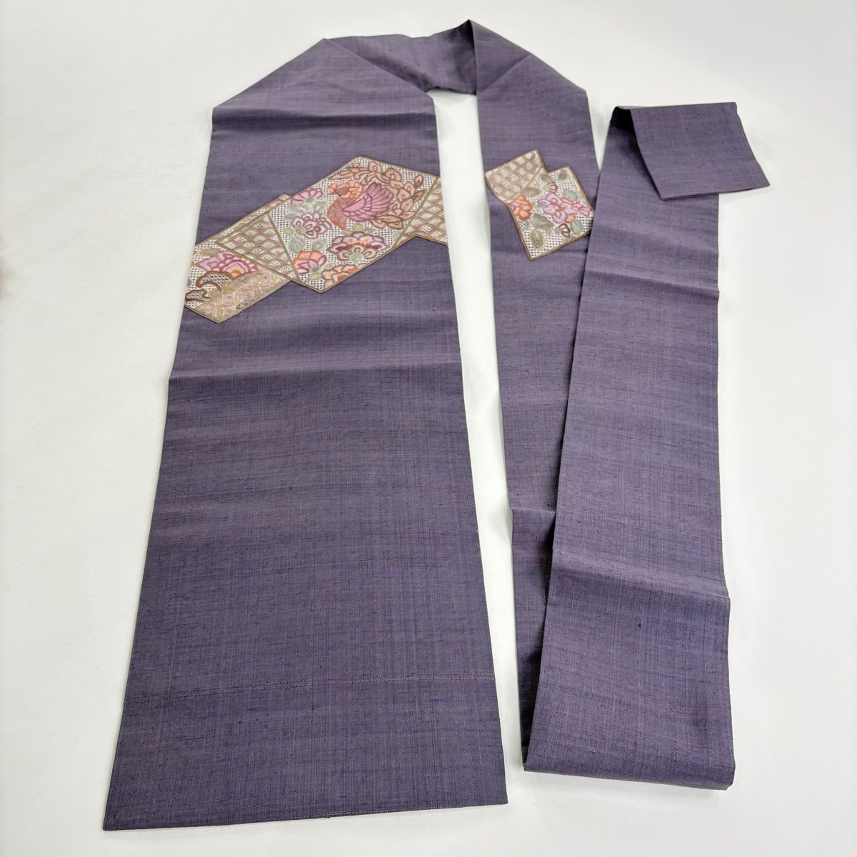 名古屋帯 秀品 紬地 鳳凰 草花 相良刺繍 汕頭刺繍 灰紫 正絹 【中古