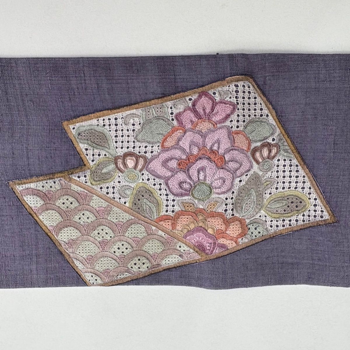 名古屋帯 秀品 紬地 鳳凰 草花 相良刺繍 汕頭刺繍 灰紫 正絹 【中古