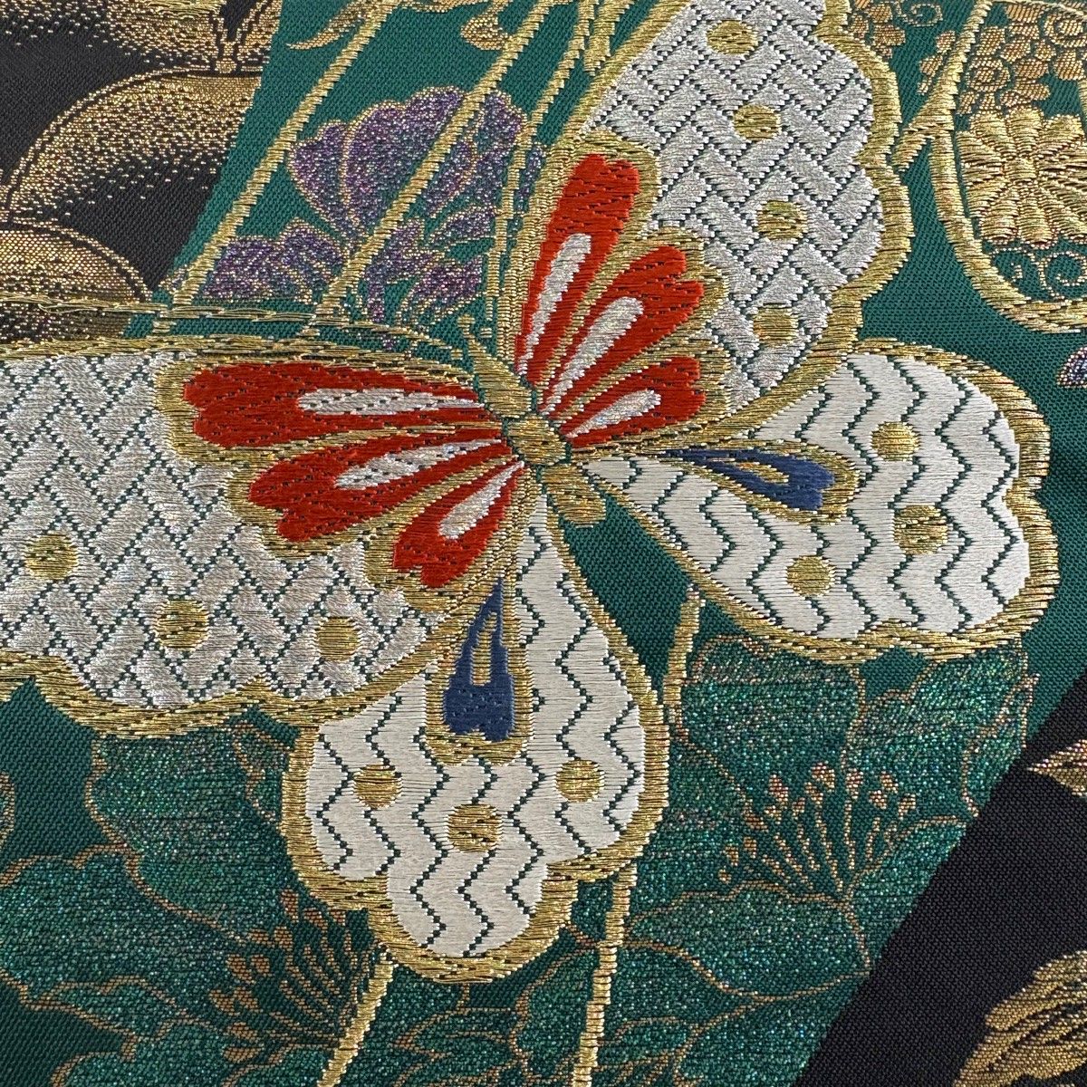 正絹袋帯 (蝶 桜柄 緑 金、銀糸)リメイクショルダーバック 正絹袋帯 (蝶 桜柄 緑 金、銀糸)リメイクショルダーバック バッグ