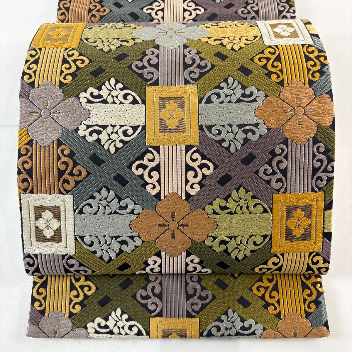 袋帯 秀品 花菱 花唐草 唐織 箔 黒 六通 正絹 【中古】 美品 袋帯
