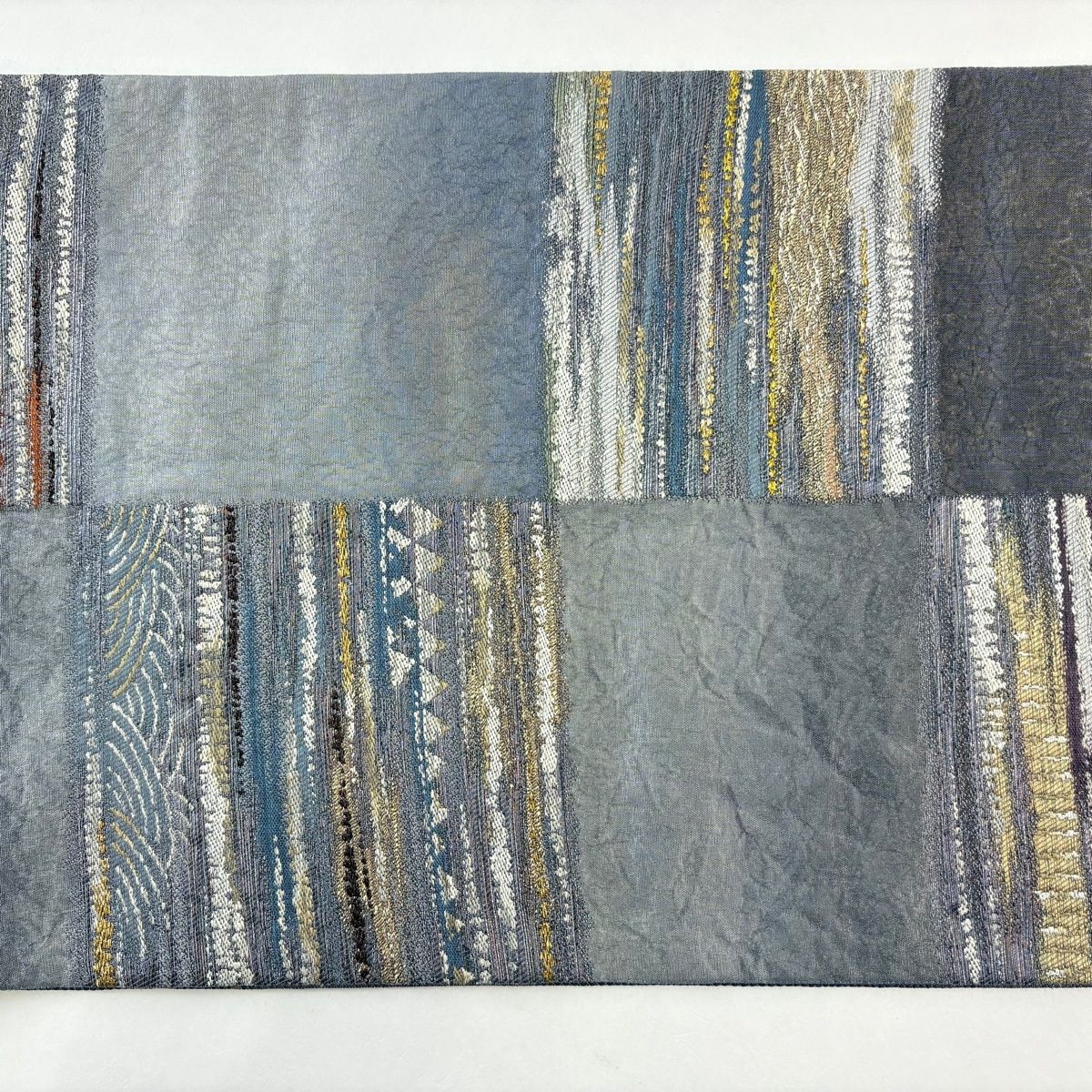 美品】 袋帯 名品 リバーシブル 変わり市松 うさぎ 金銀糸 箔 灰色 六