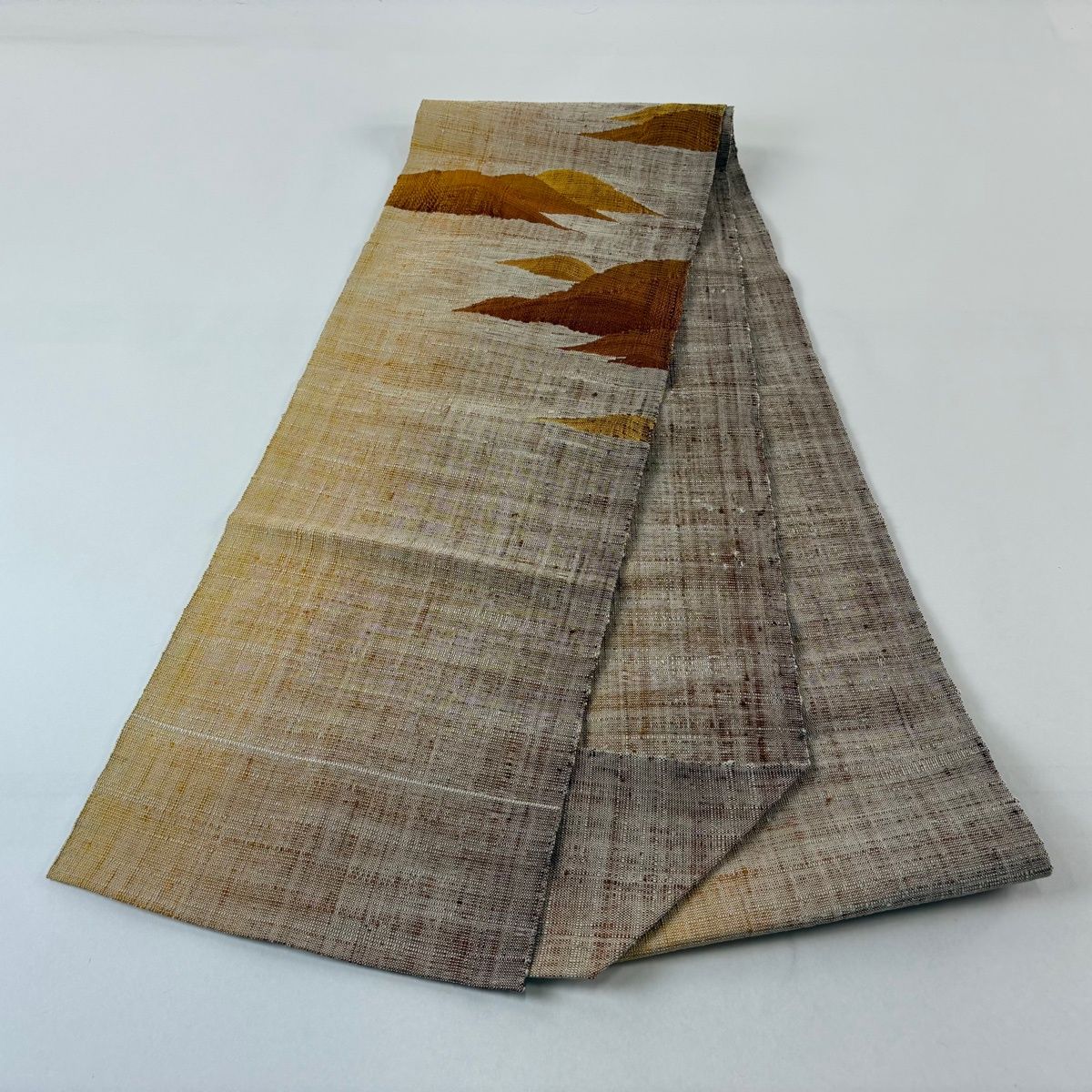 美品】 名古屋帯 優品 紬地 八寸名古屋帯 松葉仕立て 山並み 薄