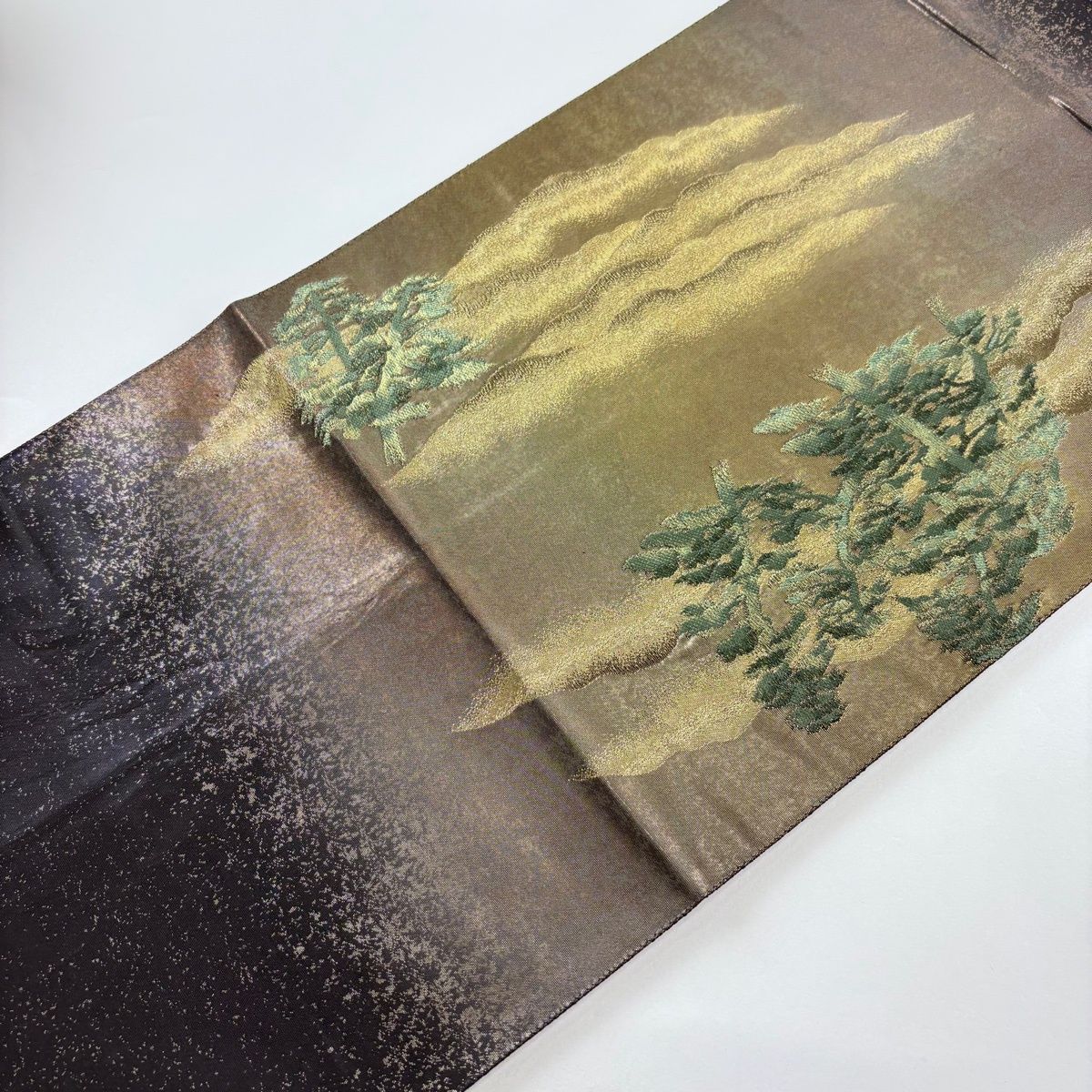 袋帯 名品 横山大観 落款 富士山 松 金糸 箔 黒 お太鼓柄 正絹 【中古