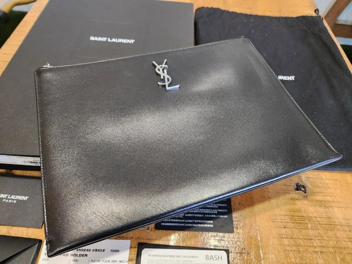 Saint Laurent サンローラン YVES SAINT LAURENT イヴ・サンローラン 