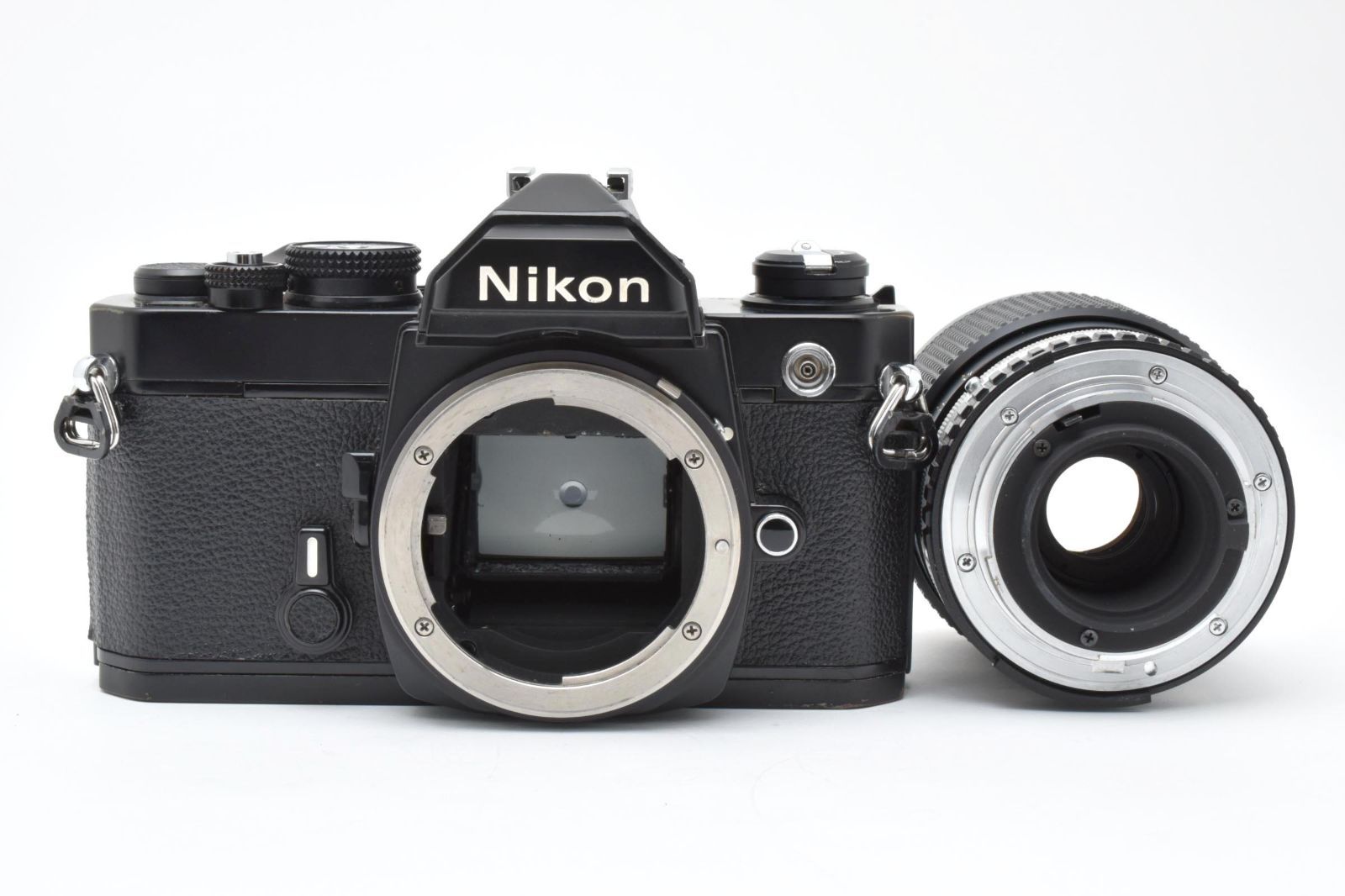 4744 ニコン Nikon FM Black + Ai-s Nikkor 36-72mm 一眼レフ フィルム