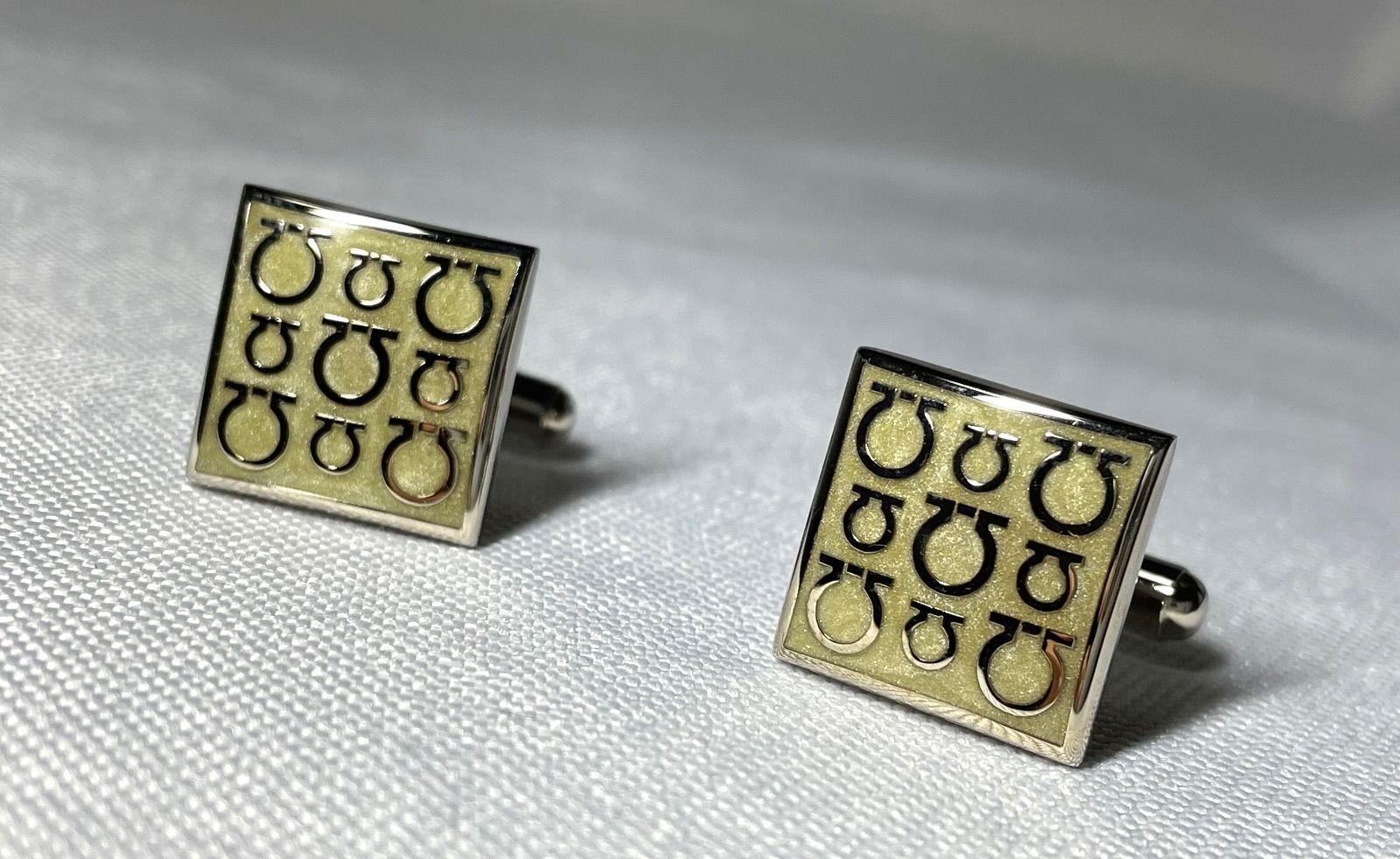 美品 Salvatore Ferragamo サルヴァトーレフェラガモ マルチ