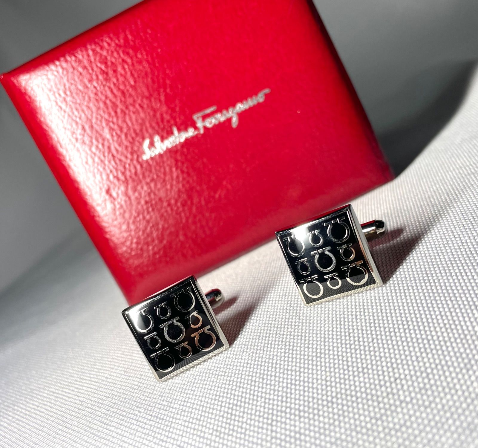 FERRAGAMO カフリンクス イタリア製 FERRAGAMO（フェラガモ） サルヴァトーレ Salvatore カフスボタン