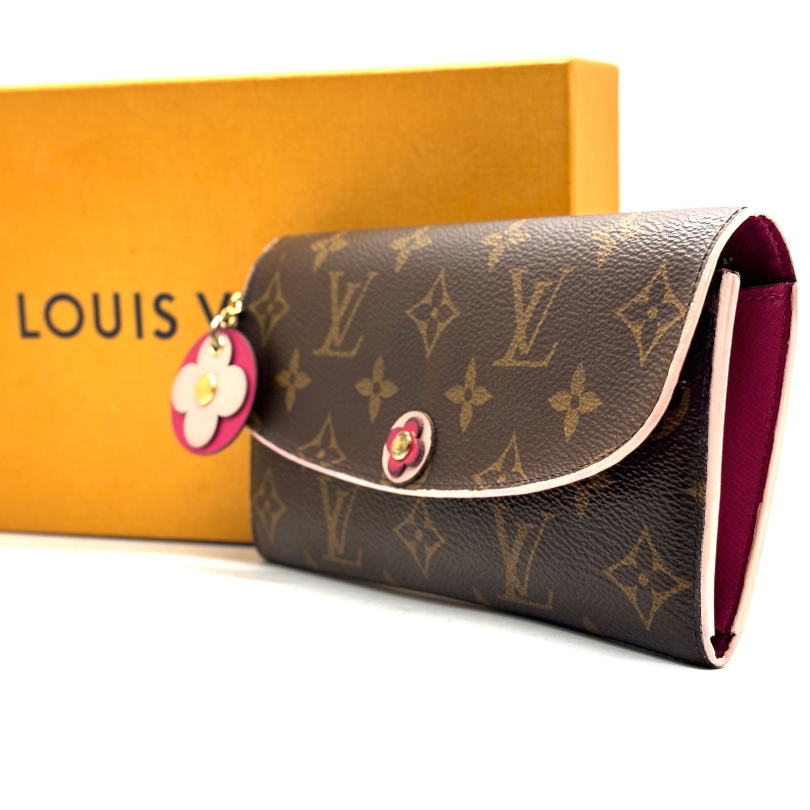 ルイヴィトン モノグラム ポルトフォイユ エミリー フラワーチャーム 長財布 開くたび心ときめく】 LOUIS VUITTON ルイヴィトン 長財布
