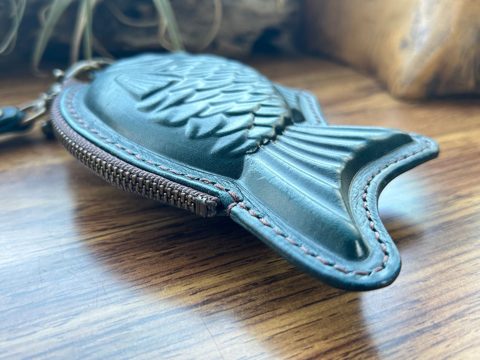 手作り本革】たい焼き型ミニポーチ｜遊び心ある小物・小銭入れ