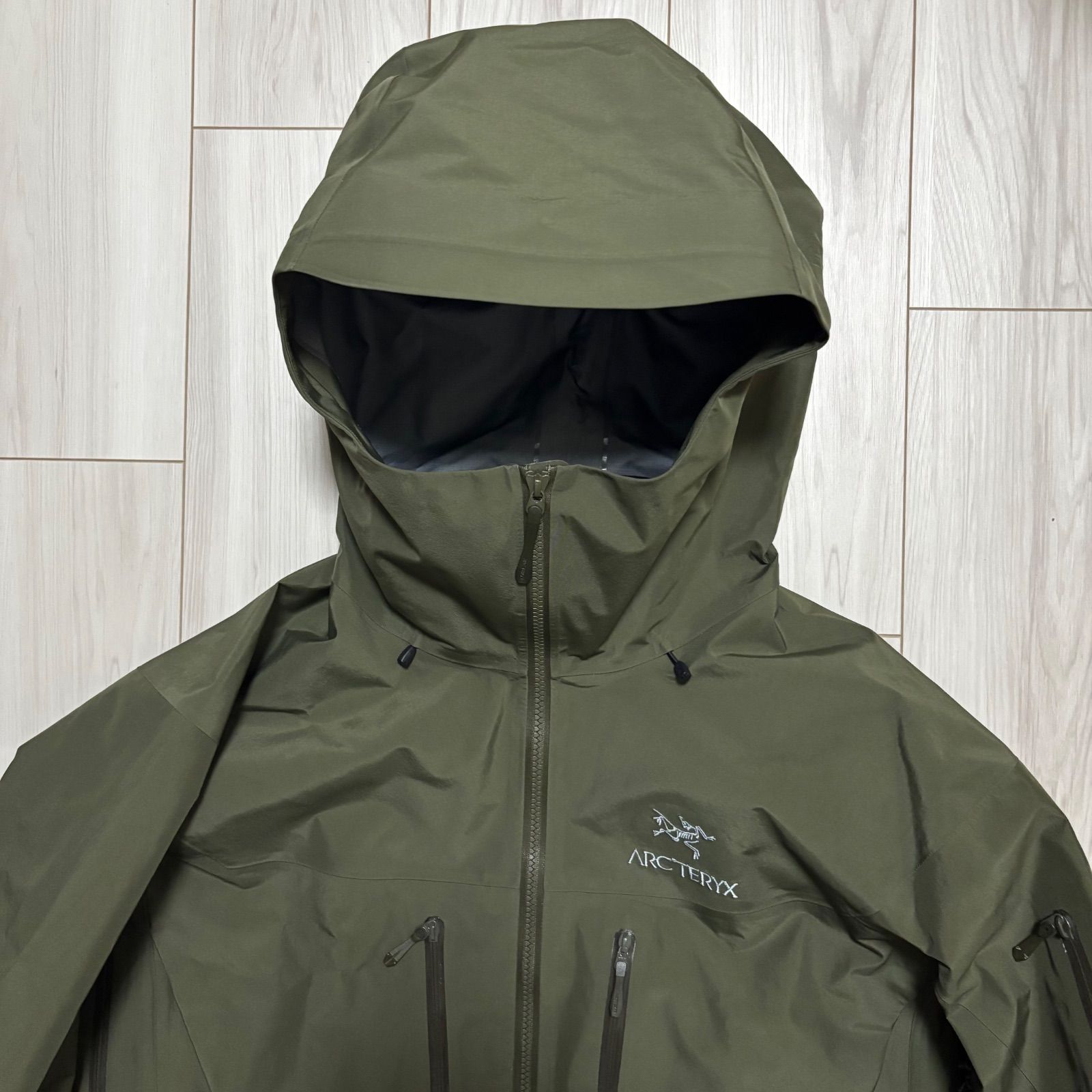 アークテリクス アルファSV メンズL カーキ ゴアテックス ナイロン