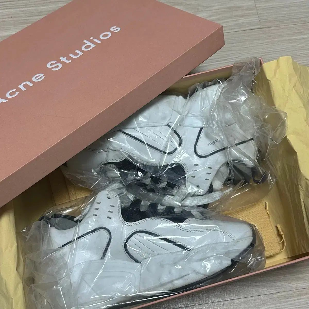 Acne Studios アクネストゥディオズ マンハッタン テクニカル