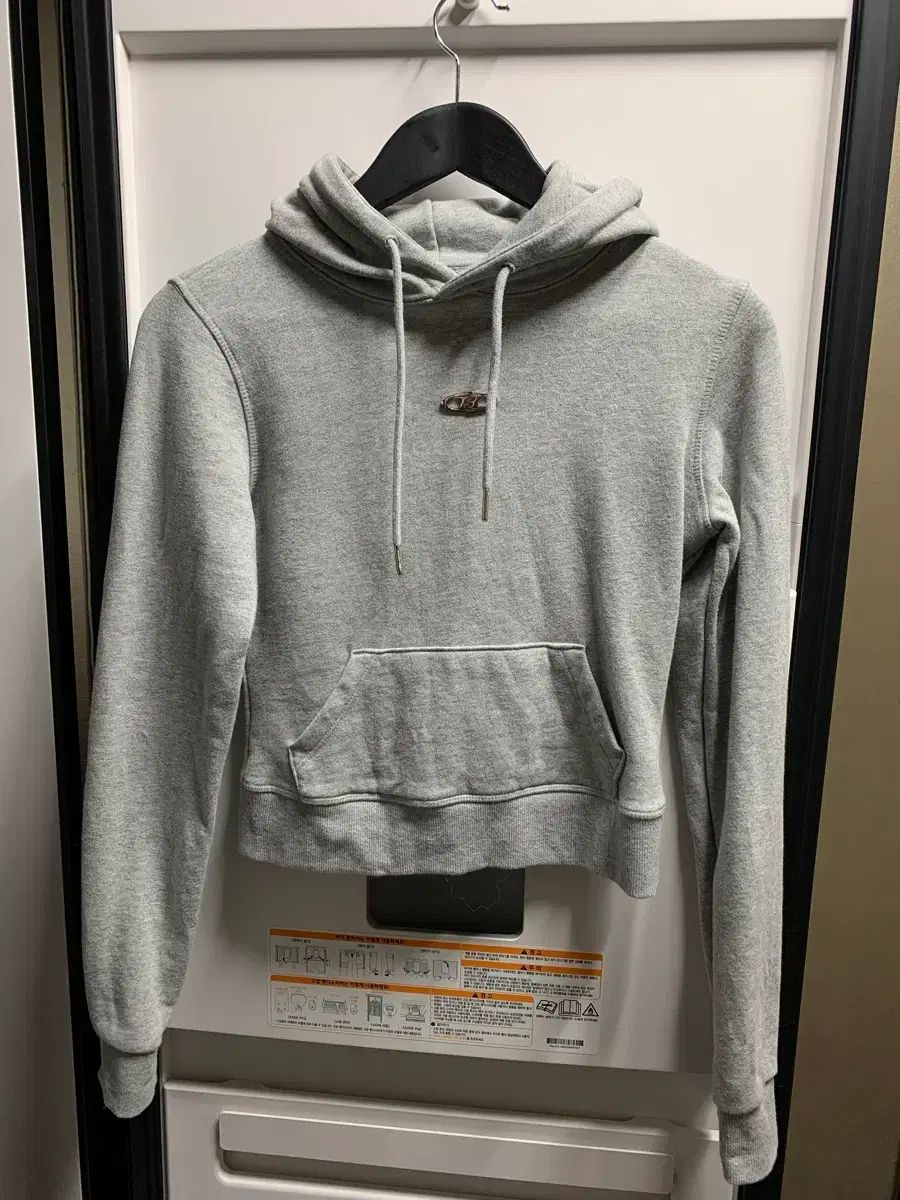 BORN TO WIN クロップド フードジップアップ - メルカリ