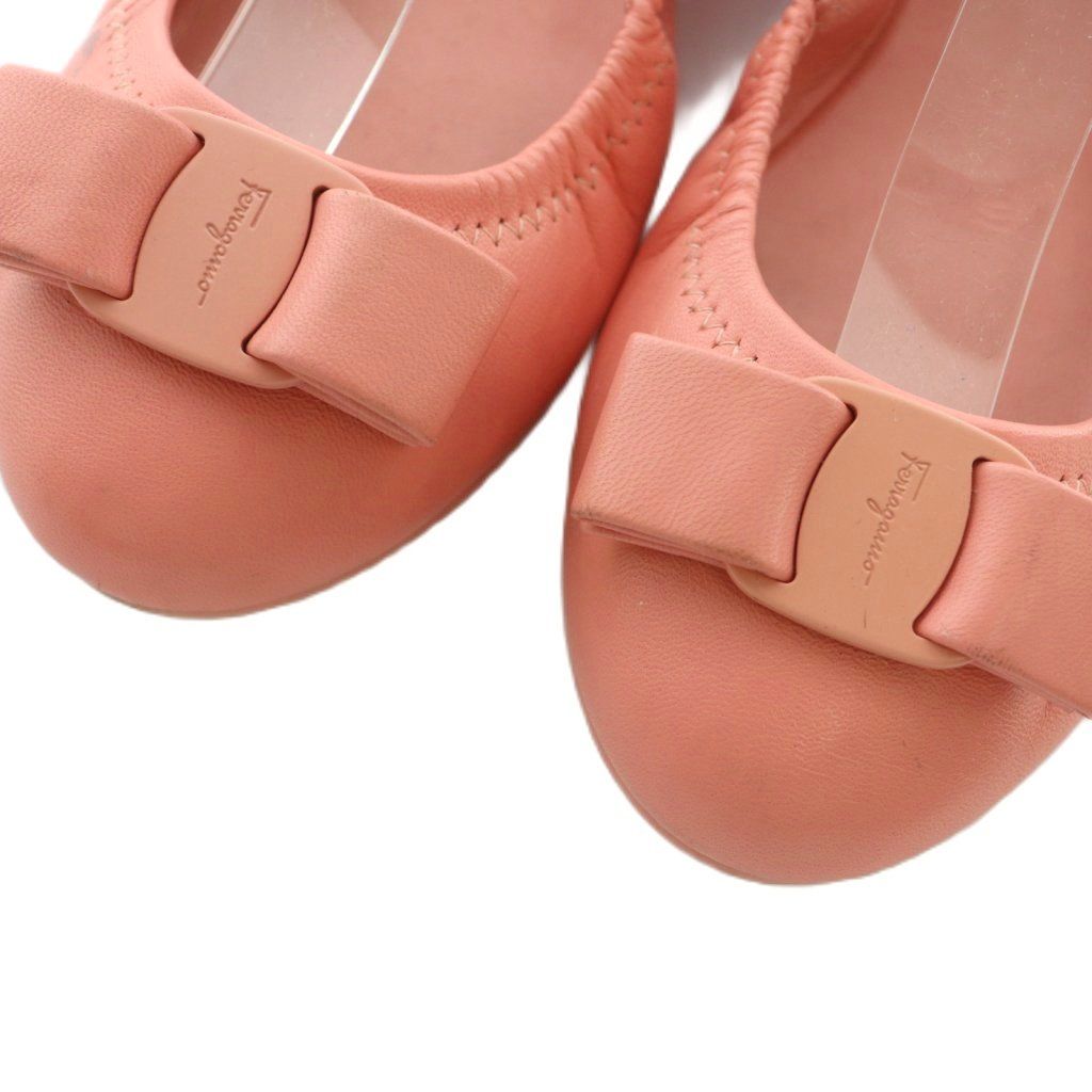 サルヴァトーレフェラガモ Salvatore Ferragamo バレエシューズ ヴァラ