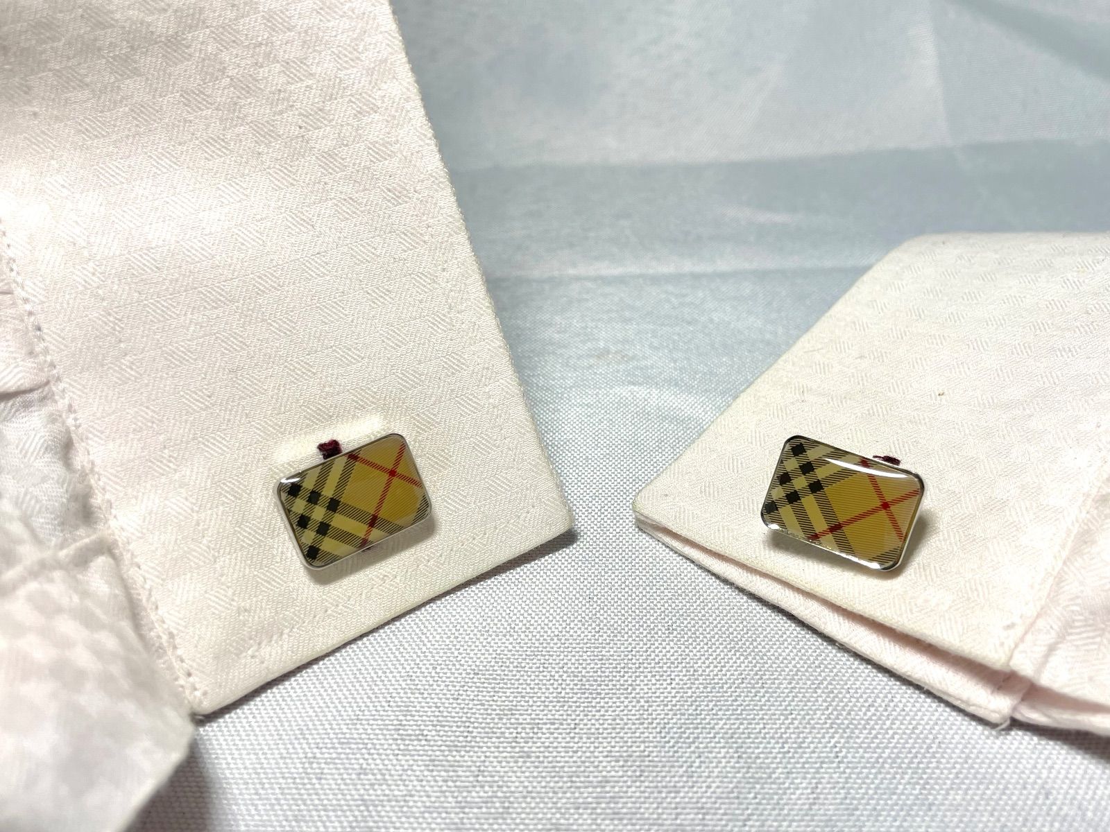 美品 近年モデル Burberry バーバリー ノバチェックライン スクエア