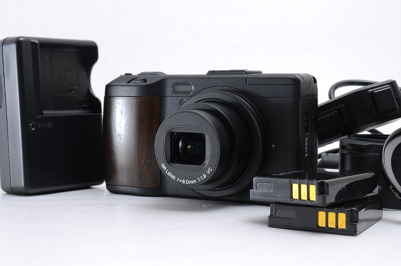 □美品□ RICOH（リコー） GR DIGITAL IV｜明るいF1.9・28mm相当