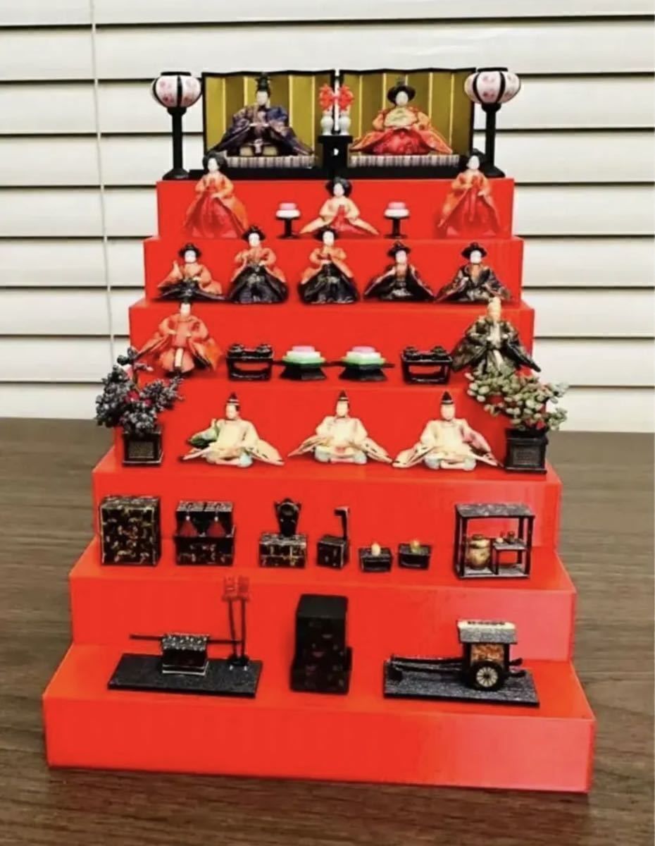 ミニチュアひな人形7段飾りリーメントにフィギュア1/64(人形)ドール