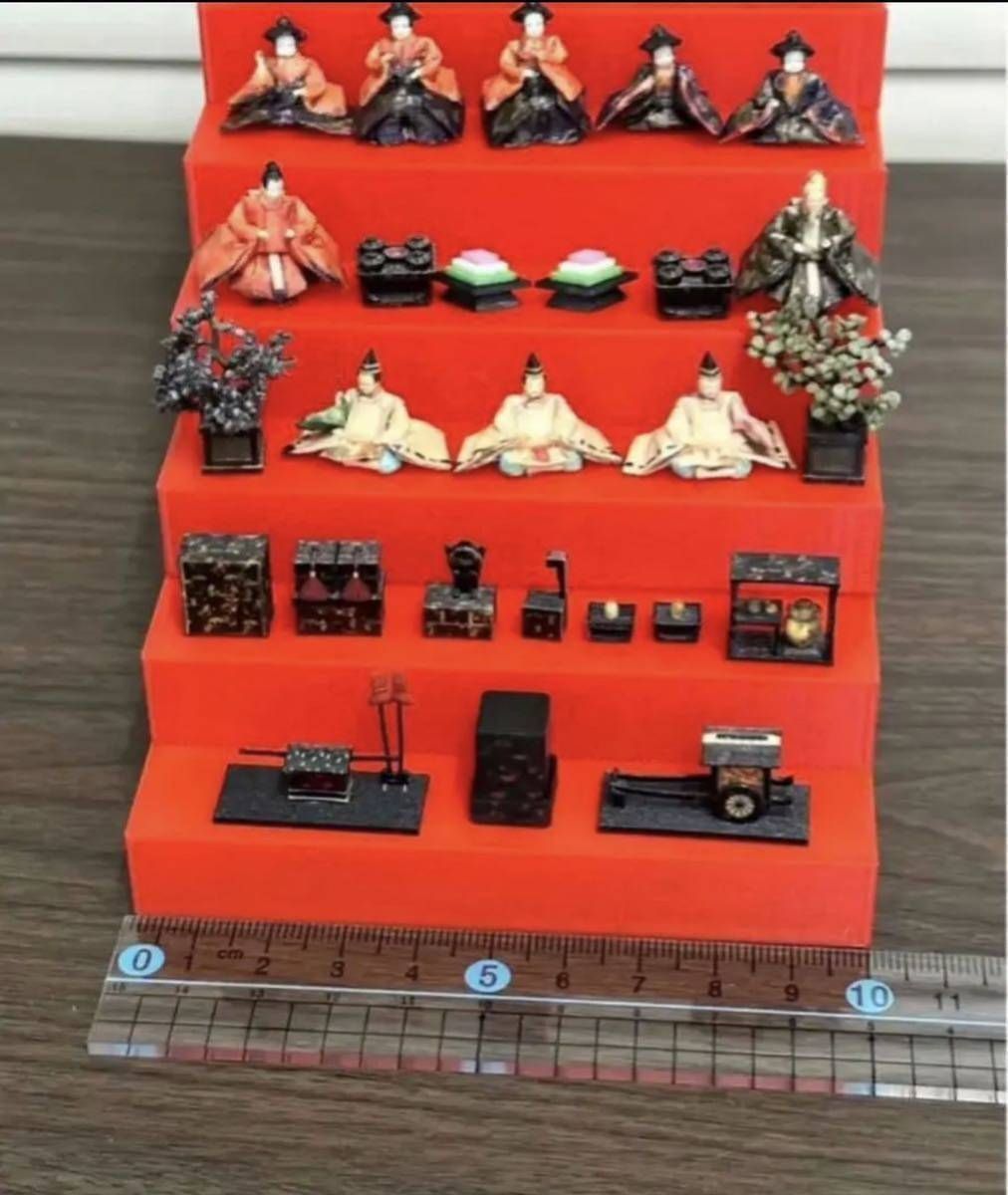 ミニチュア☆ひな人形7段飾り☆リーメントに☆フィギュア☆1/64(人形