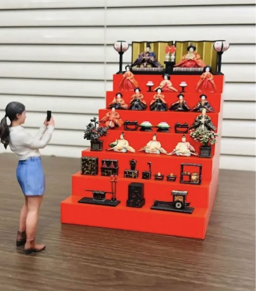 完成品★ひな人形★フィギュア★ドールハウスに★リーメントに★1/64の雛人形 ミニチュアひな人形7段飾りリーメントにフィギュア1/64(人形)ドール