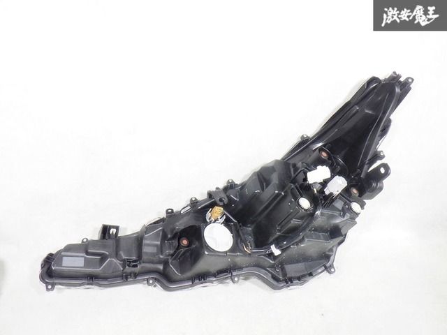 点灯OK ☆即発送☆ トヨタ純正 NRE210H 210 カローラ スポーツ LED